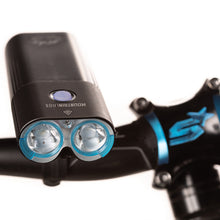 Load image into Gallery viewer, x1800 Lumen Flashlight Kit