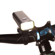 Load image into Gallery viewer, Mountain Lab x800 Lumen Flashlight Kit